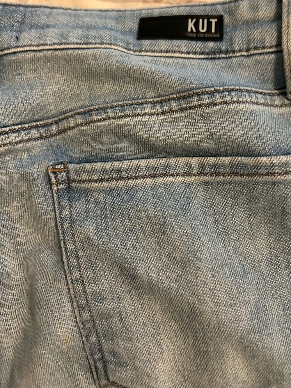 Kut from the Kloth Kelsey Mid Rise Wide Hem Ankle Flare Jeans Light Wash 12 - Picture 9 of 12